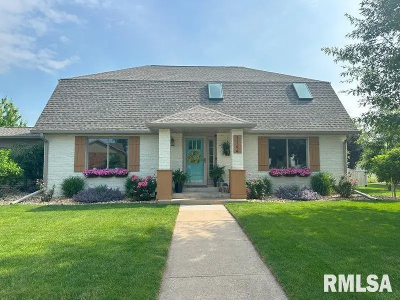 1144 Brookview Drive, De Witt, IA 52742 - Image #1