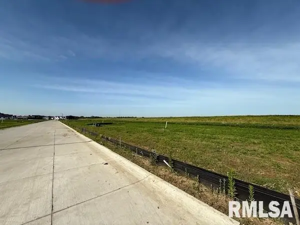 6966 Meghan Avenue, Bettendorf, IA 52722