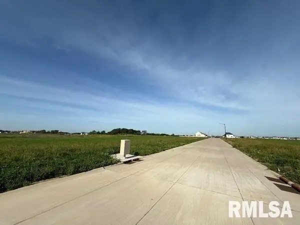 6795 Meghan Avenue, Bettendorf, IA 52722