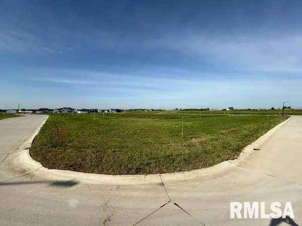 6425 Meyer Road, Bettendorf, IA 52722