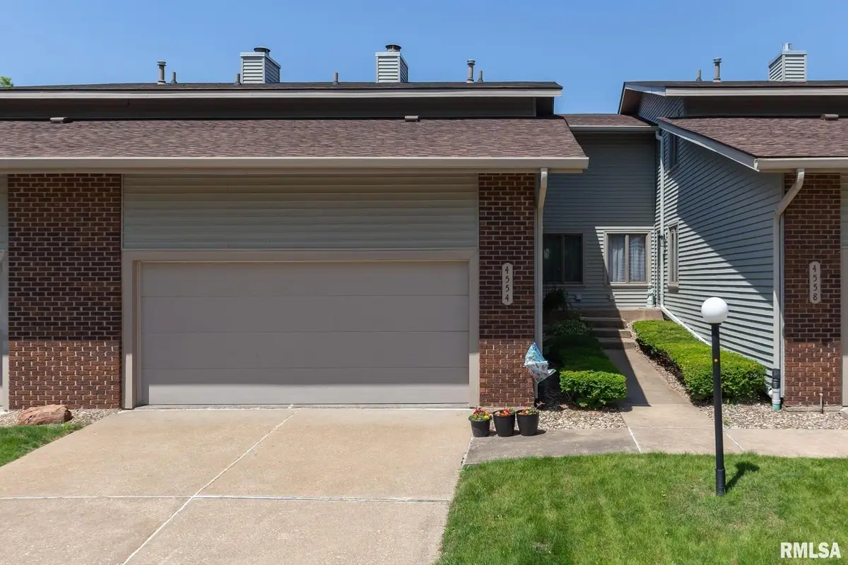 4554 Bunker Hill Drive, Bettendorf, IA 52722 - Image #1