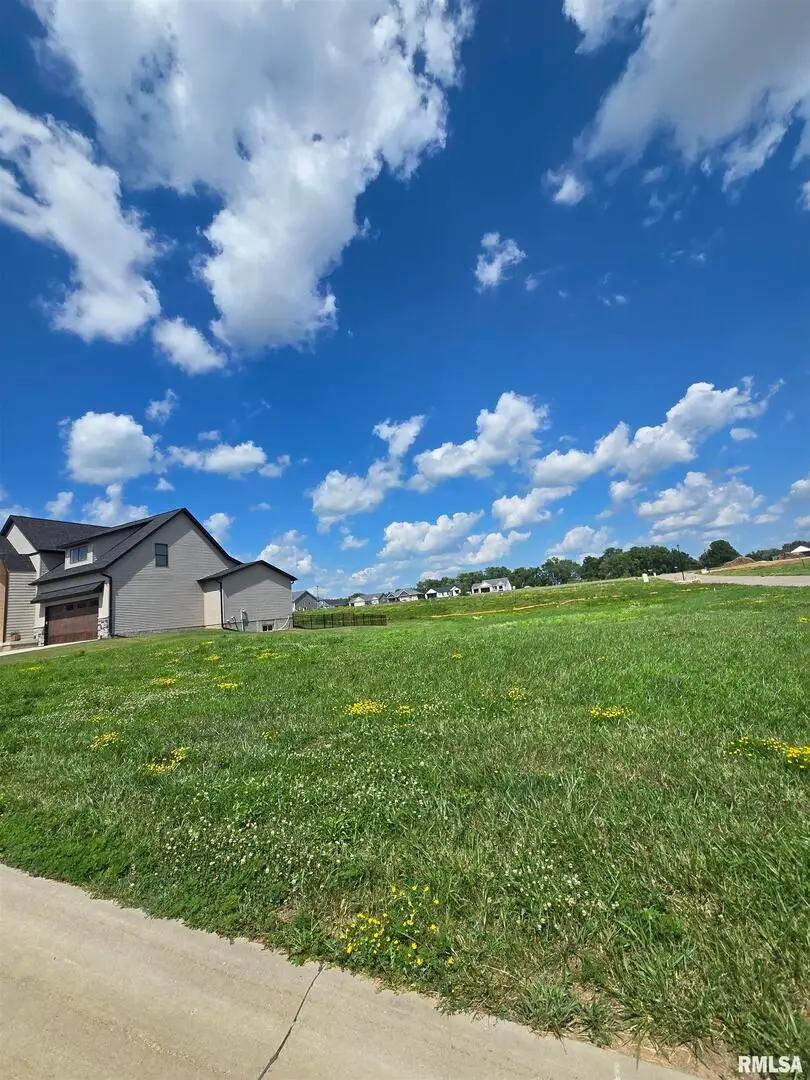 6107 Belle Ct Court, Davenport, IA 52807 - #1