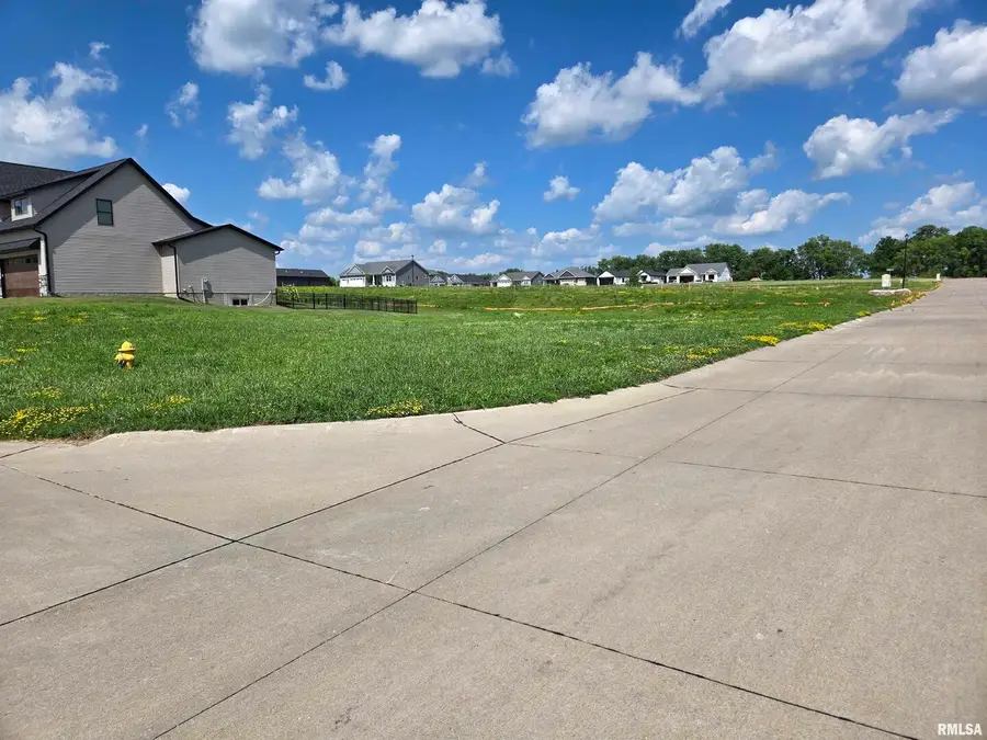 6107 Belle Ct Court, Davenport, IA 52807 - #3