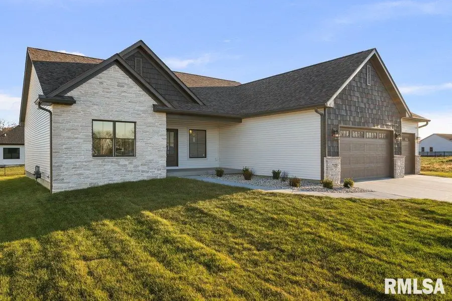 7123 Alvie Lane, Bettendorf, IA 52722 - Image #2
