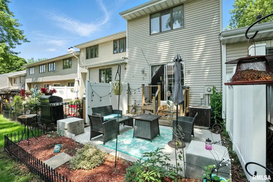 3295 Johnathan Avenue, Bettendorf, IA 52722 - Image #2