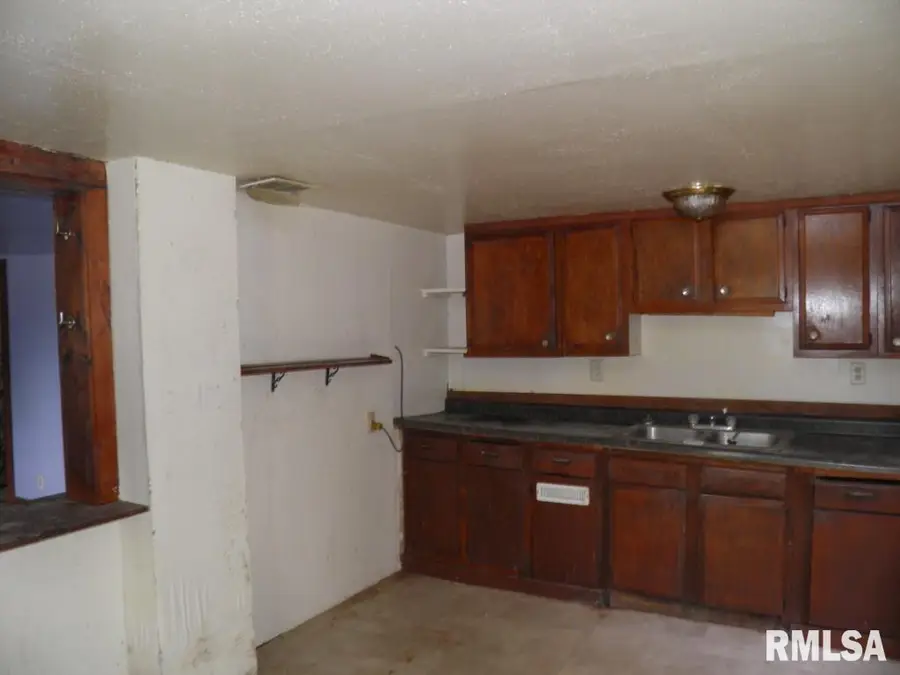 1903 Hershey Ave Avenue, Muscatine, IA 52761 - Image #2