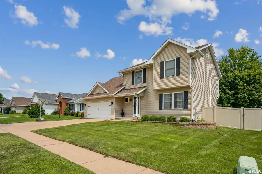 5811 Duggleby Avenue, Davenport, IA 52807 - Image #2