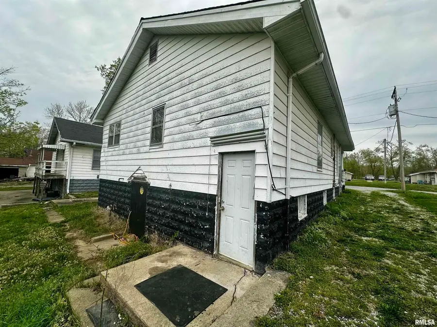 111 E Walker Street, Galatia, IL 62935 - #3