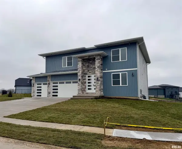 6589 Blackbird Ln Lane, Bettendorf, IA 52722