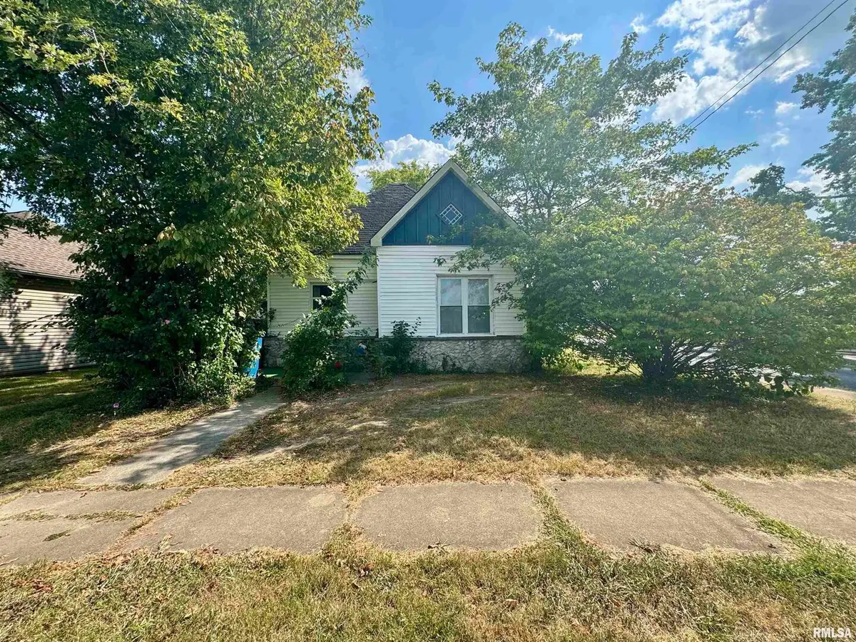 212 W Sylvia Avenue, Christopher, IL 62822 - Image #1