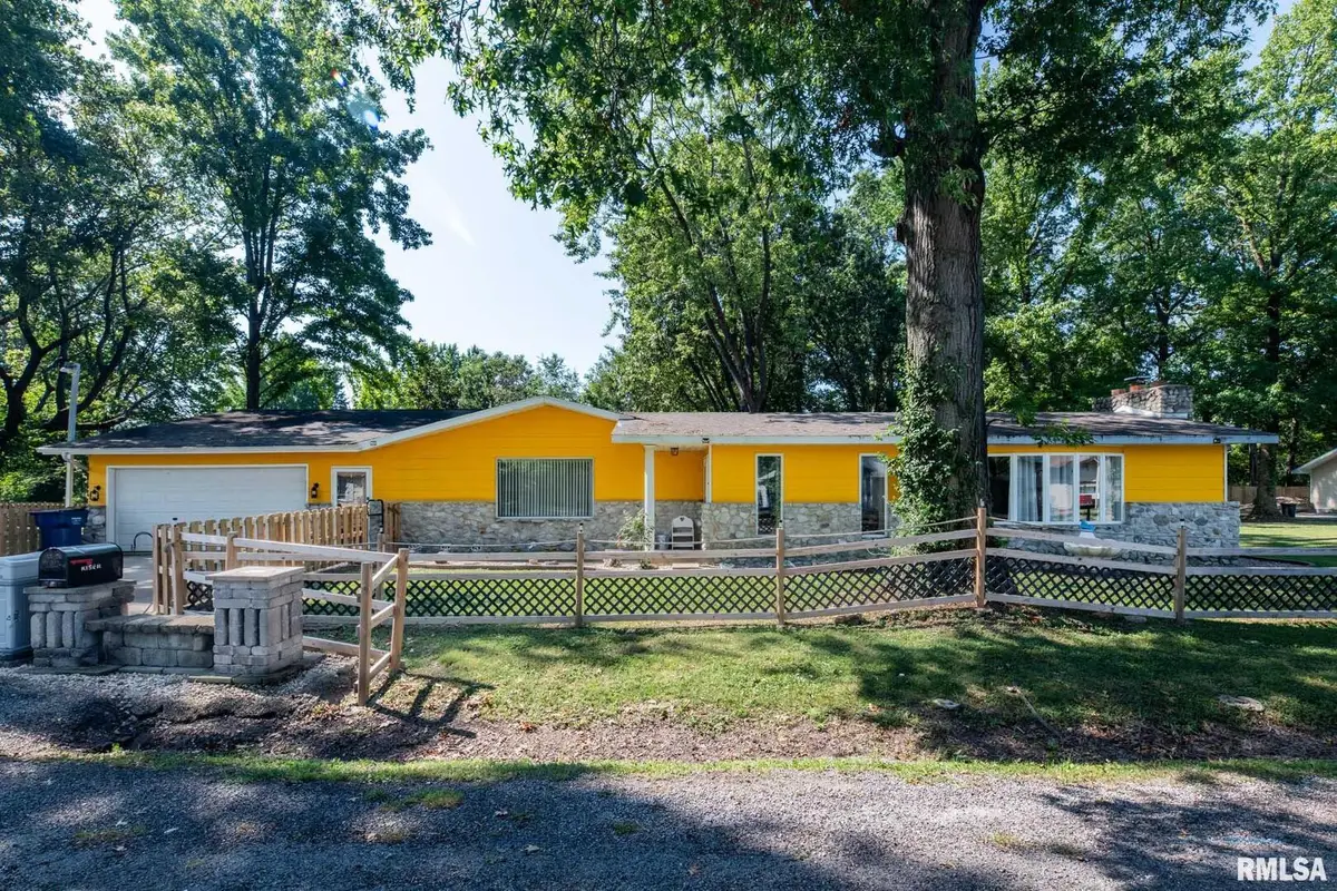 708 E Candy Cane Lane, West Frankfort, IL 62896 - Image #1