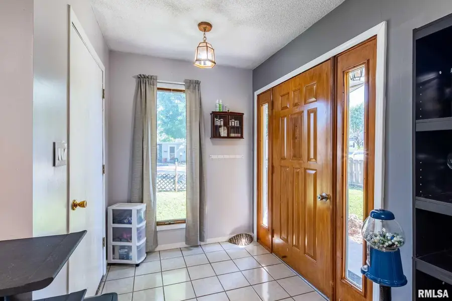 708 E Candy Cane Lane, West Frankfort, IL 62896 - Image #3