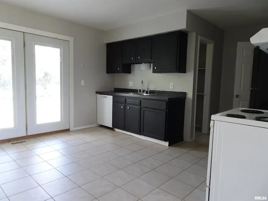 5510 N Division Street, Davenport, IA 52806 - Image #2