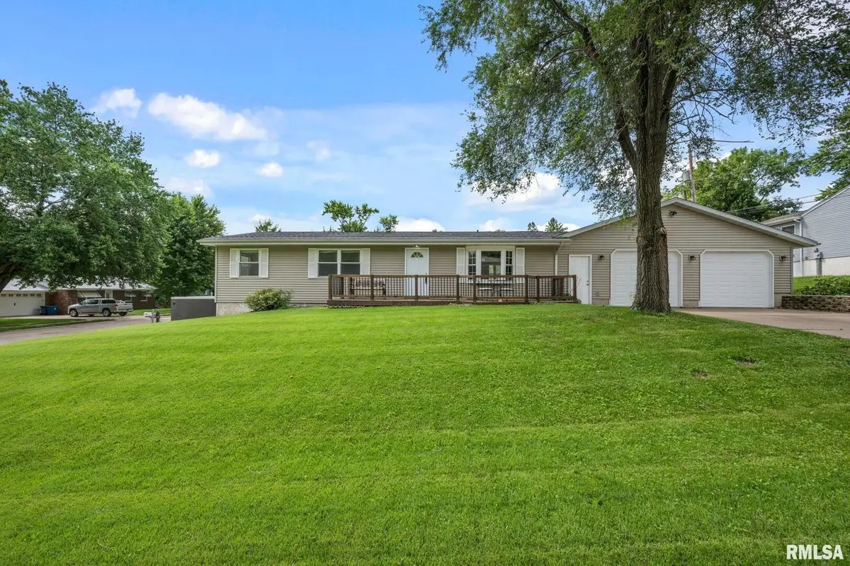 500 May Street, Le Claire, IA 52753 - #1