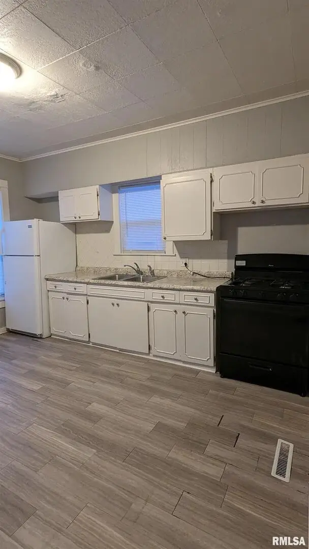 540 16th Avenue, East Moline, IL 61244 - Image #2