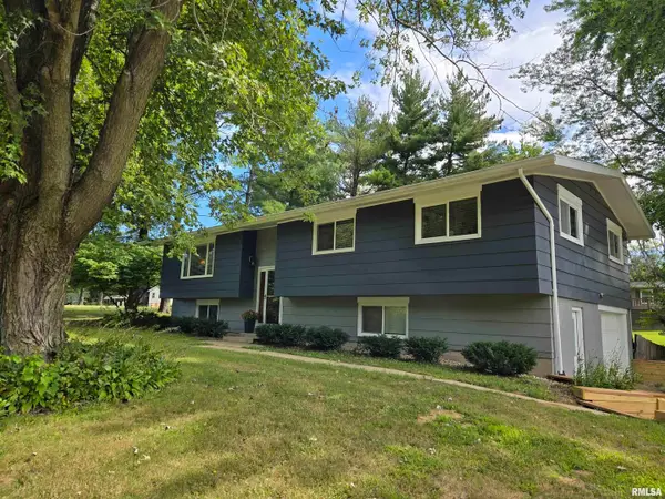 7955 Sugar Grove Road, Rushville, IL 62681