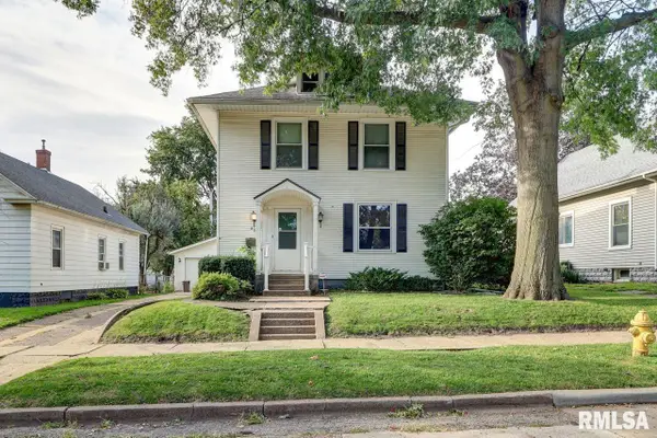 823 14th Avenue S, Clinton, IA 52732