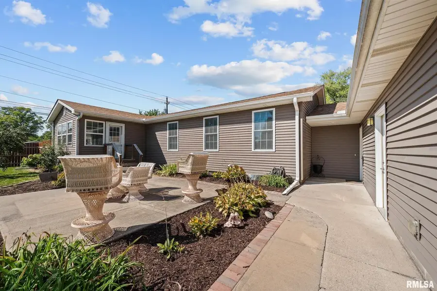 2720 Kennedy Dr Drive, East Moline, IL 61244 - Image #3