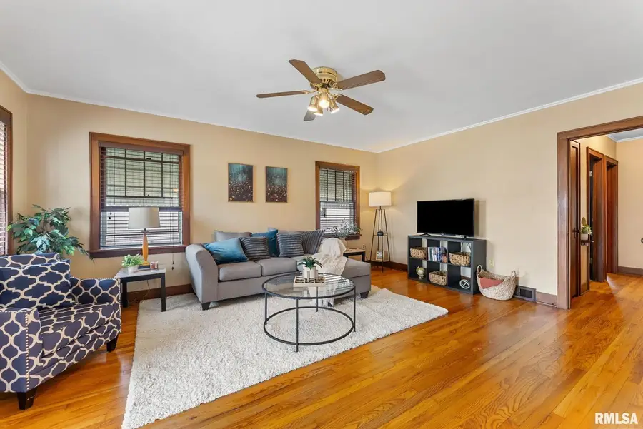 2424 Davie Street, Davenport, IA 52804 - Image #2