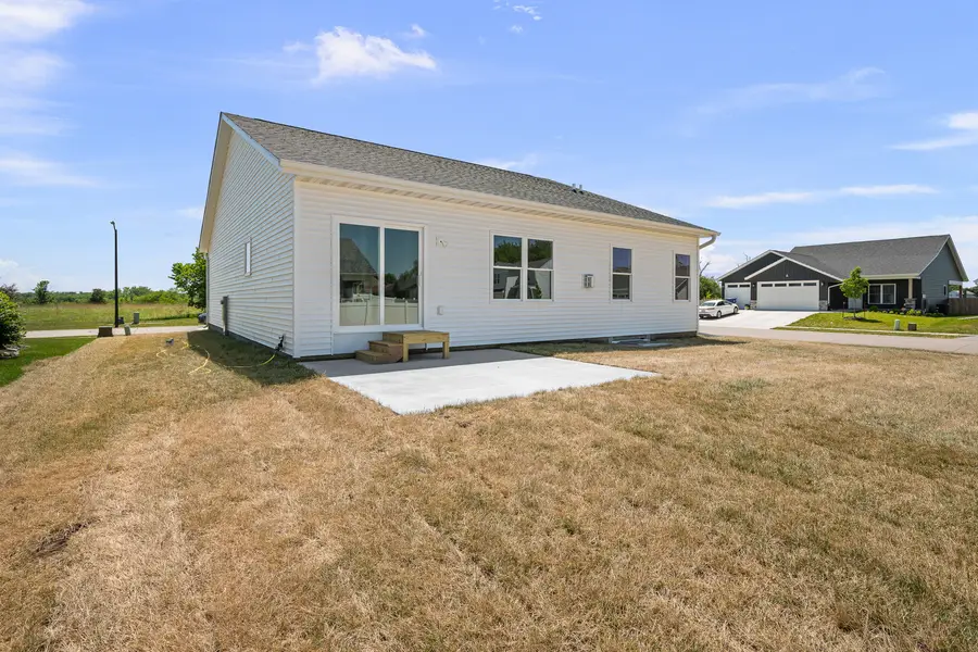 4738 W 11th Street, Davenport, IA 52804 - #3