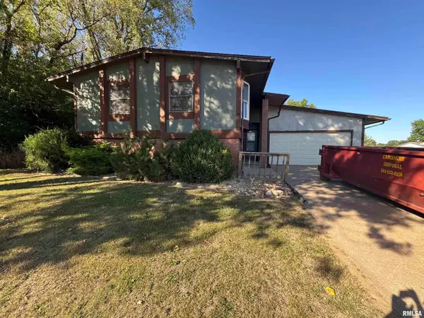 2340 Lafayette Terrace, Clinton, IA 52732