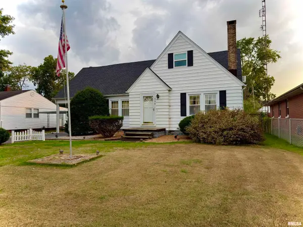 135 10th Street, Carmi, IL 62821