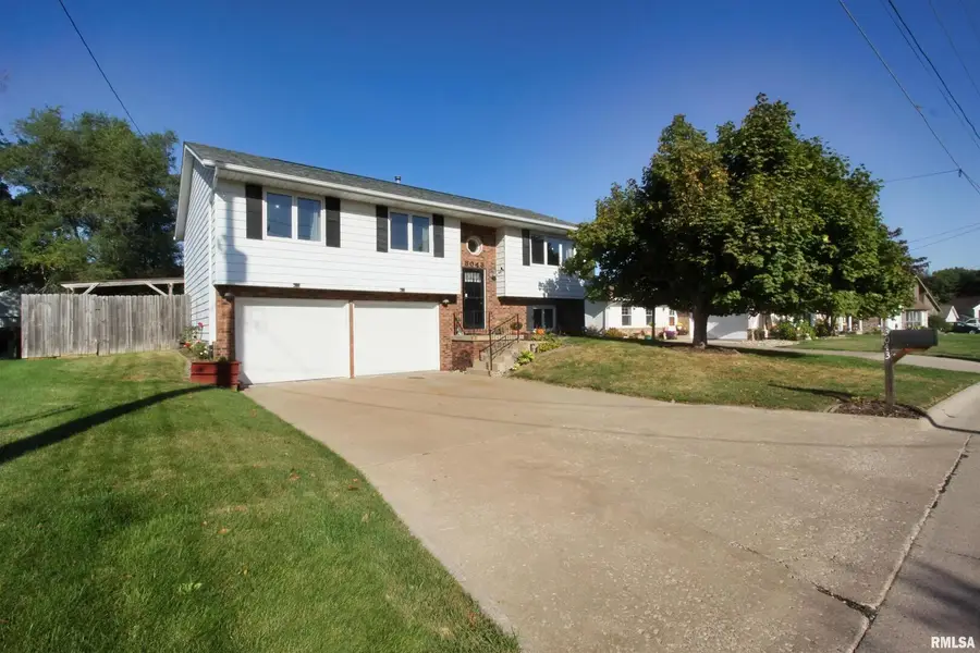 3043 17th St Ct Court, East Moline, IL 61244 - Image #2