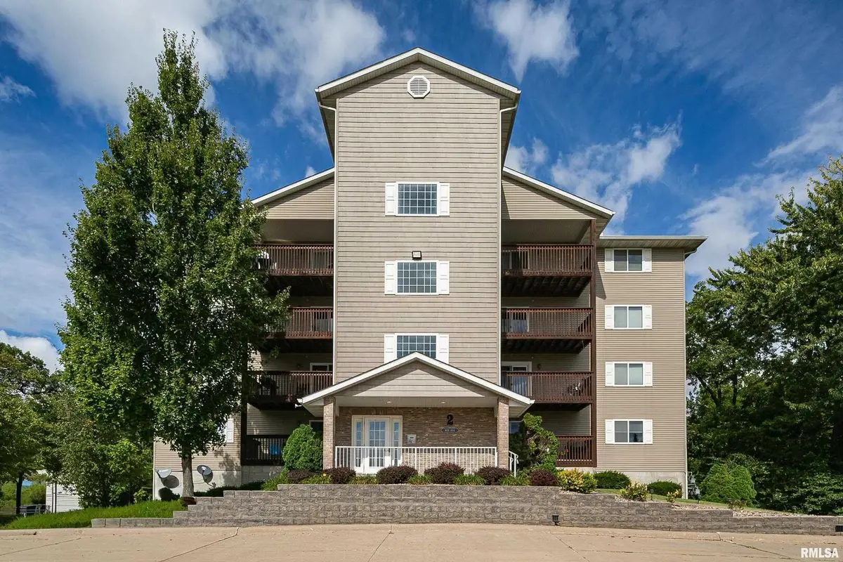 4084 Creek Hill Drive, Bettendorf, IA 52722 - Image #1