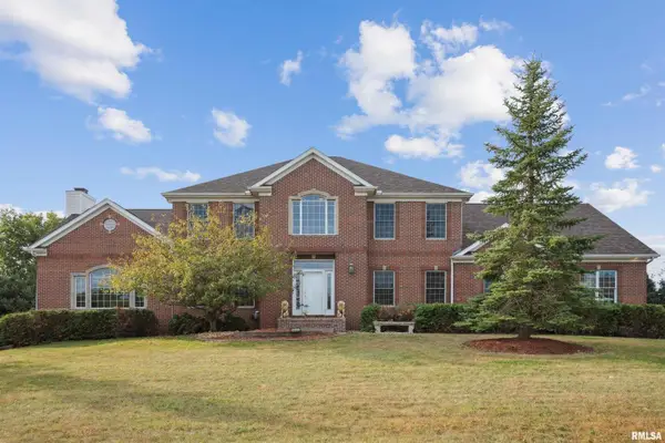 1830 Cromwell Circle, Davenport, IA 52807