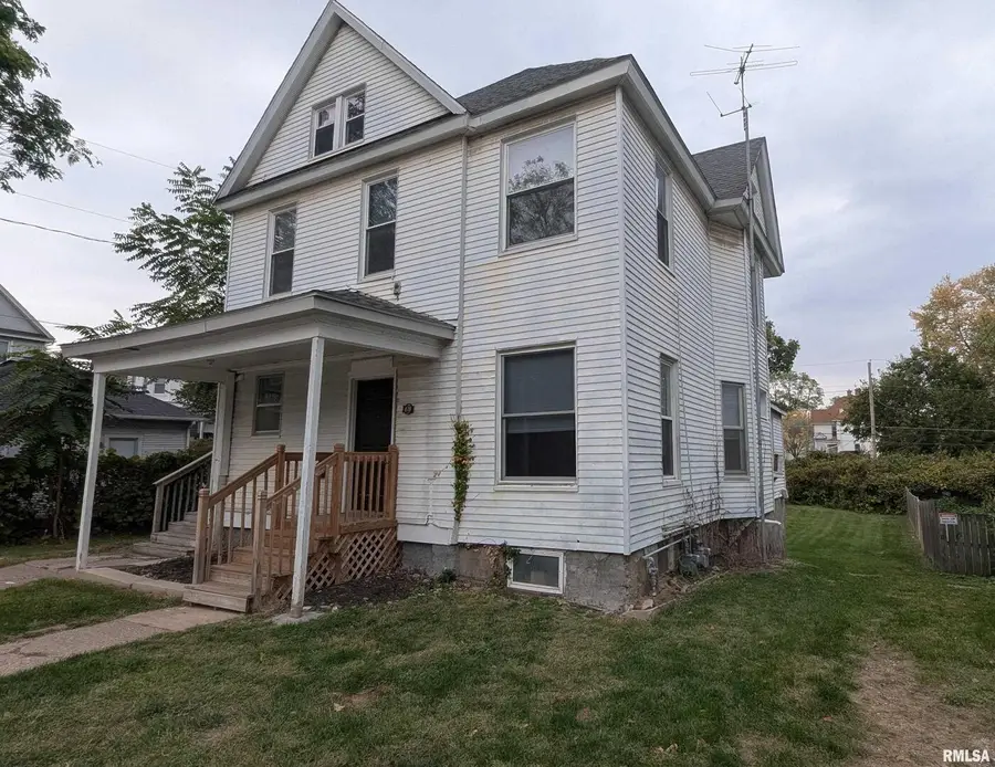 618 Douglas Court, Davenport, IA 52803 - Image #2