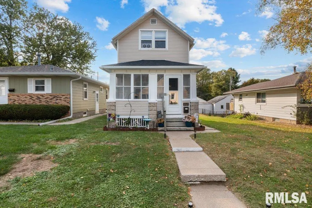 2427 32nd Street, Moline, IL 61265 - Image #1
