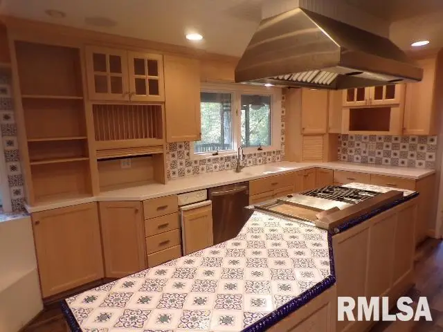 16 Wildwood Trail Trail, Bettendorf, IA 52722 - Image #2