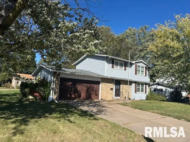 2822 S Hampton Drive, Bettendorf, IA 52722 - Image #2