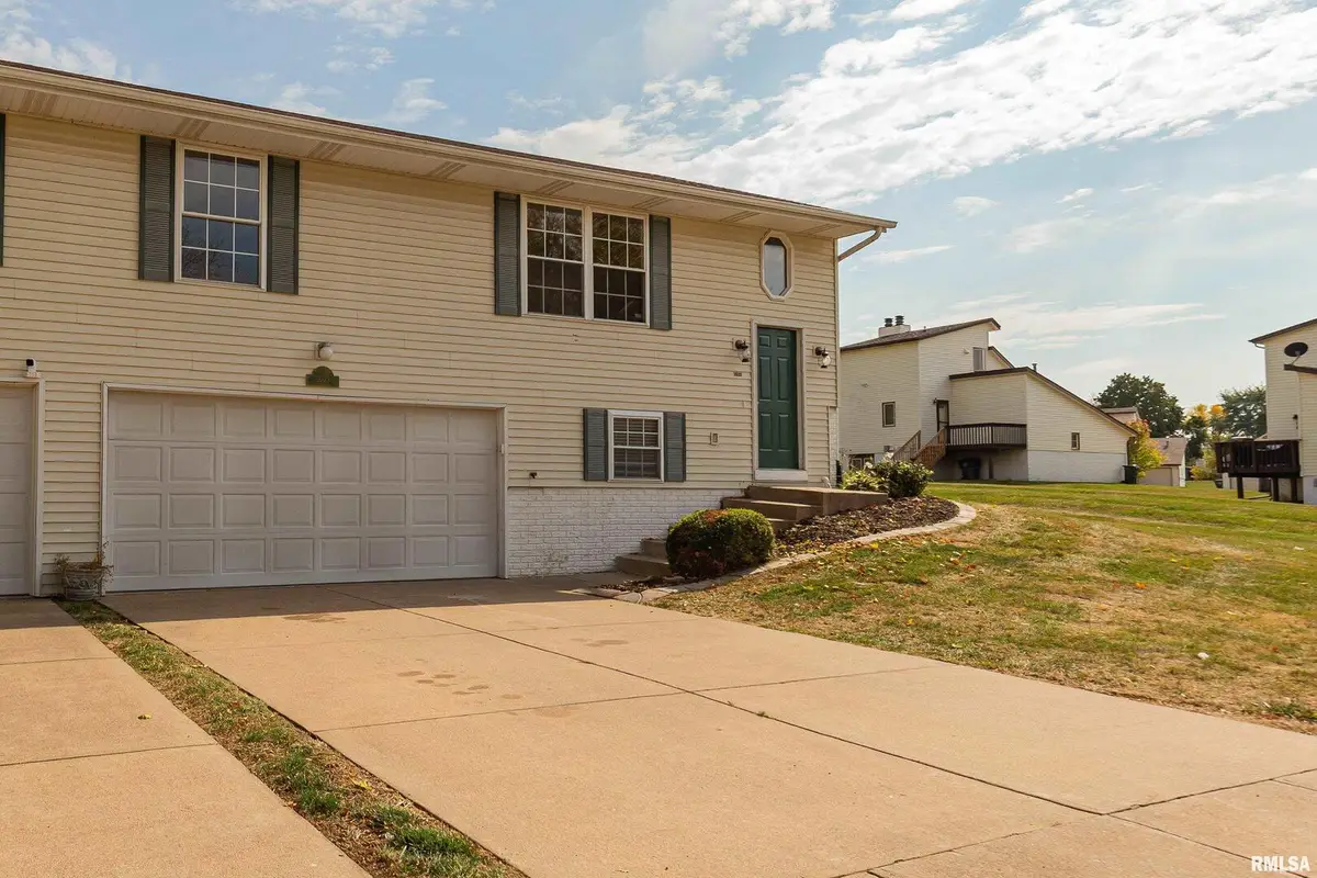 2025 Emerald Drive, Davenport, IA 52804 - Image #1