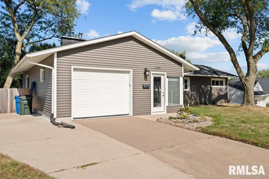 1358 W Garfield Street, Davenport, IA 52806 - Image #2
