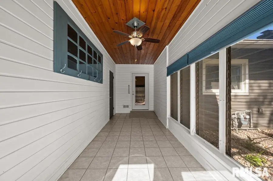 1358 W Garfield Street, Davenport, IA 52806 - Image #3