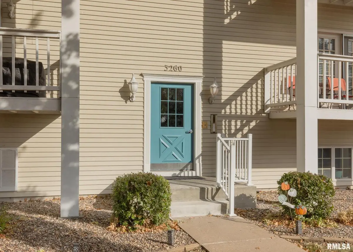 3260 Parkwild Drive #3D, Bettendorf, IA 52722 - Image #1