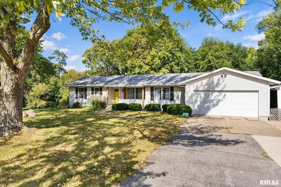 2461 Bobwhite Dr Drive, Muscatine, IA 52761 - Image #2