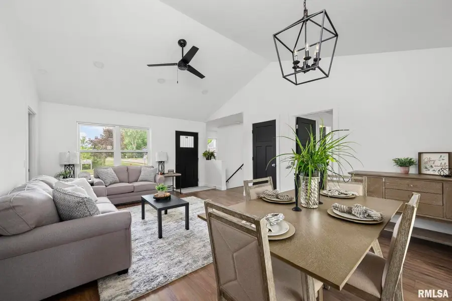 813 Williams Way, Carbon Cliff, IL 61239 - Image #2