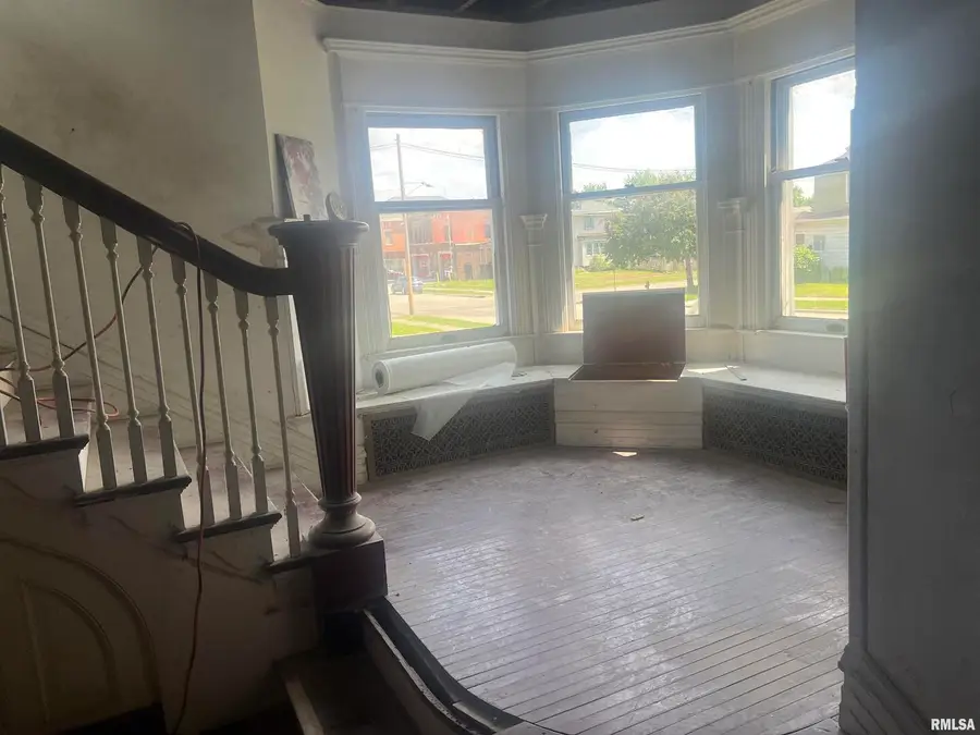 2220 Roosevelt Street, Clinton, IA 52732 - Image #3