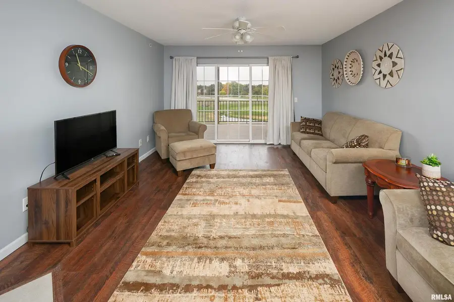 2956 Holiday Court #Bldg. 4, Unit 7, Bettendorf, IA 52722 - Image #2