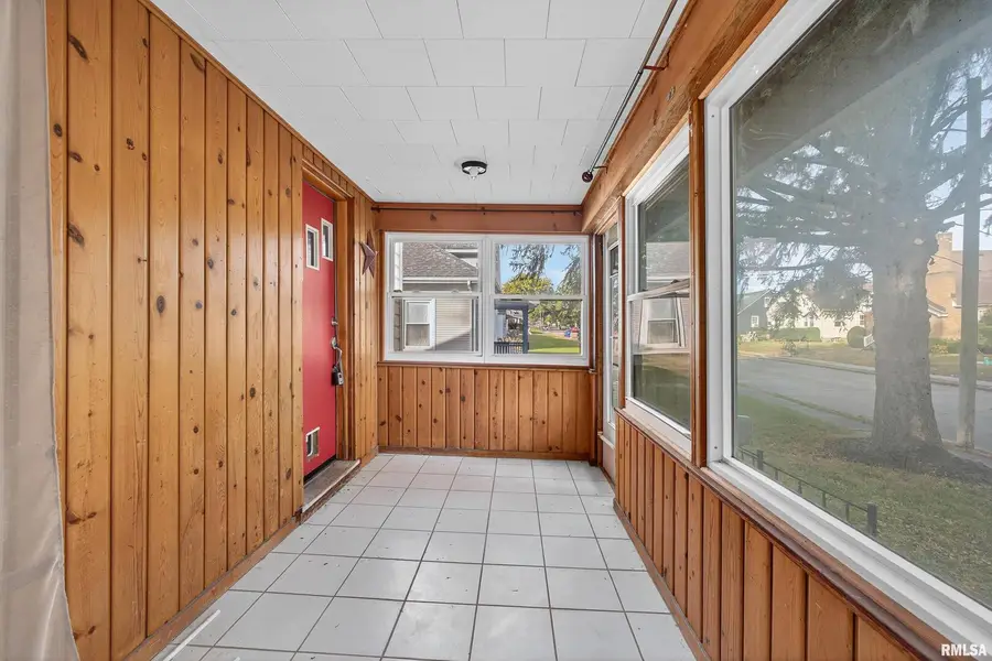 1525 W High St Street, Davenport, IA  - Image #3