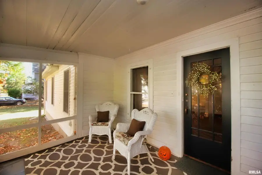 903 E 2nd Avenue, Monmouth, IL 61462 - Image #2