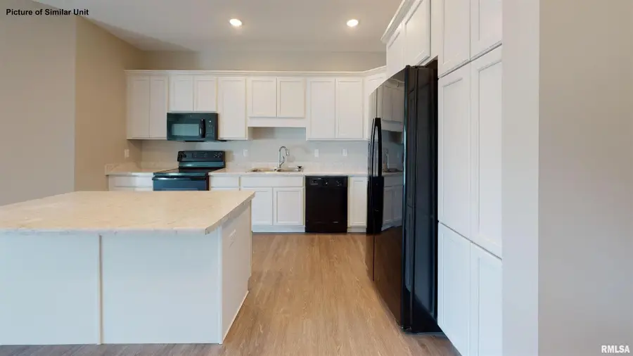 2592 Middle Road #218, Bettendorf, IA 52722 - Image #3