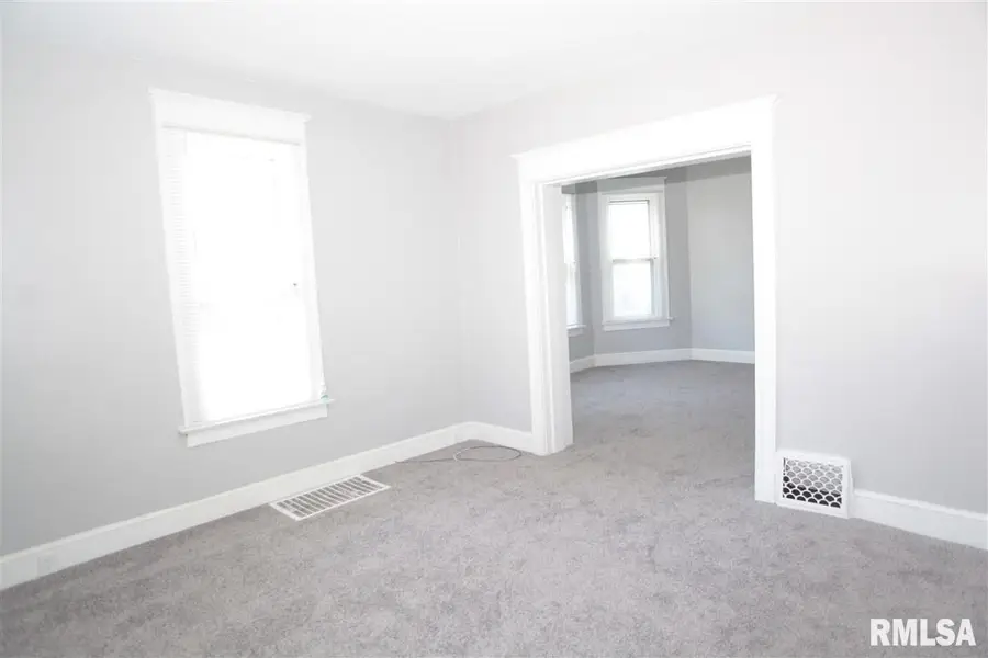 503 W 17th Street, Davenport, IA 52804 - #2