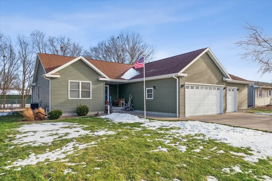 1460 Lawrence Ave Avenue, Camanche, IA 52730 - Image #2