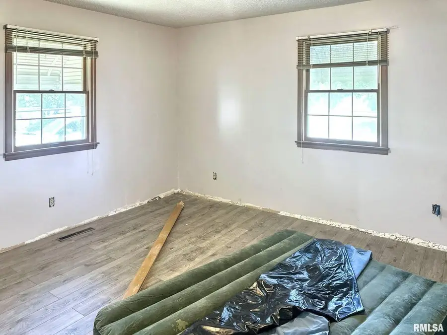 900 E 4th Street, West Frankfort, IL 62896 - Image #2