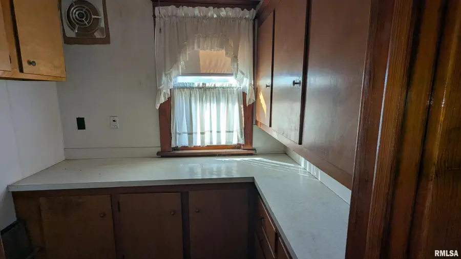 2013 16th Street, Moline, IL 61265 - Image #3