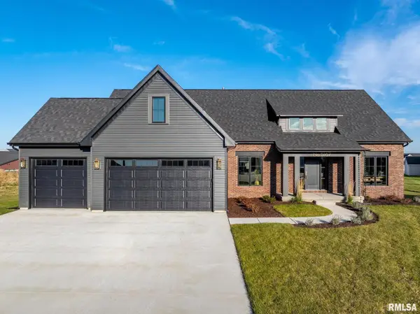 5167 Lakeside Court, Bettendorf, IA 52722