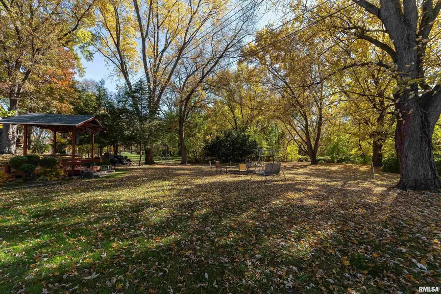 2805 Carriage Hill Drive, Davenport, IA 52807 - Image #3